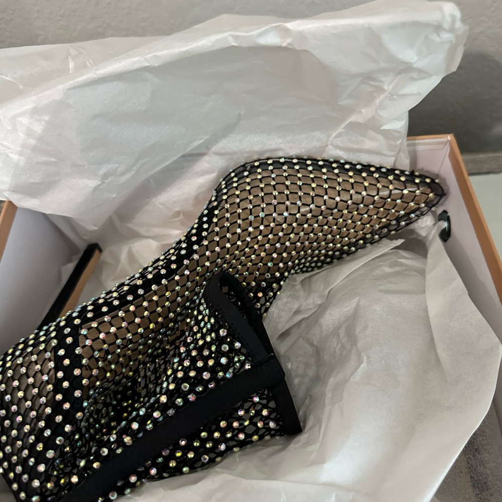 New!! KRYSTAL BLACK DIAMANTE FISHNET HEELS 8.5 - Picture 9 of 11